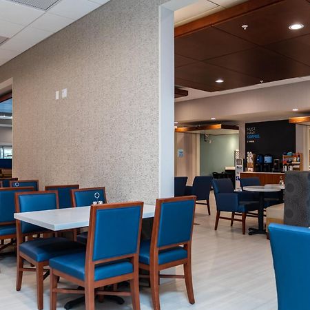 Holiday Inn Express & Suites Orlando- Lake Buena Vista By Ihg Extérieur photo