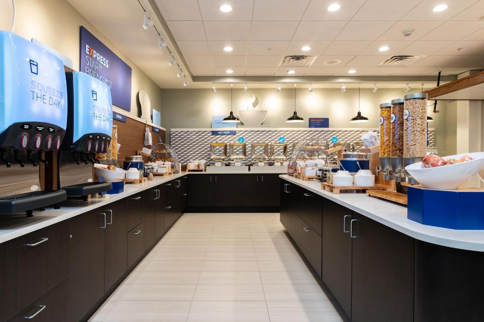 Holiday Inn Express & Suites Orlando- Lake Buena Vista By Ihg Extérieur photo